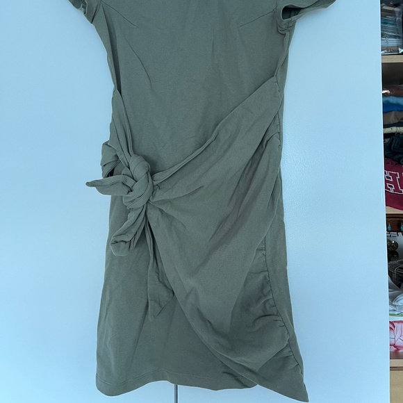 Green Casual Dress - Picture 4 of 4